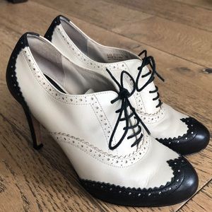 Cole Han ivory & black nike air oxford heels